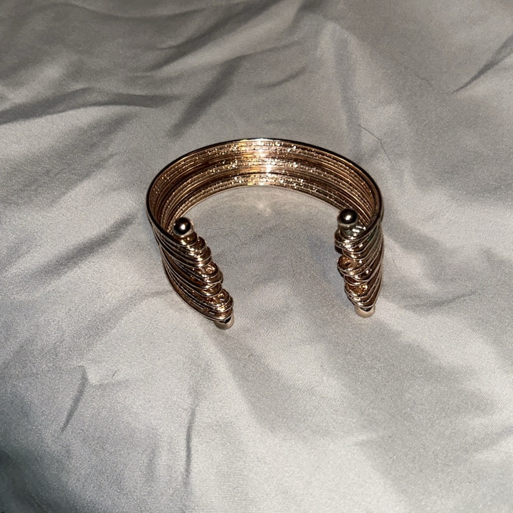 Gold bangles - Picture 3 of 3